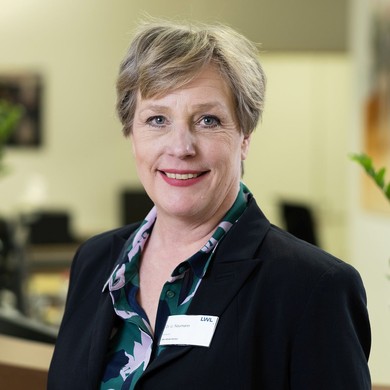 Dr. Ute Naumann Dr. Ute Naumann